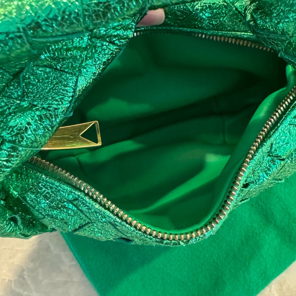 Bottega Veneta Jodie in Limited Metallic Green - Picture 5 of 6